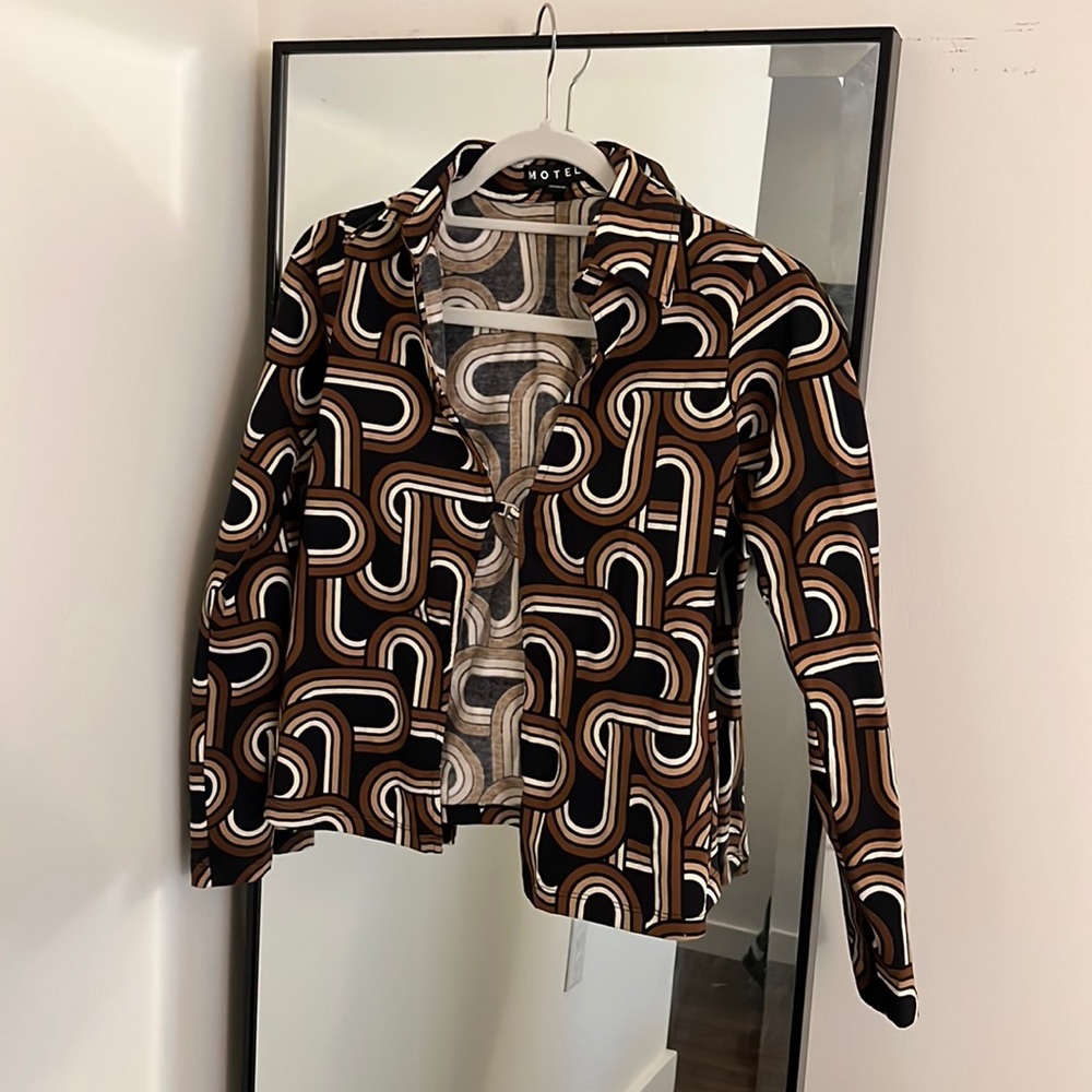 Small, long sleeve, groovy shirt